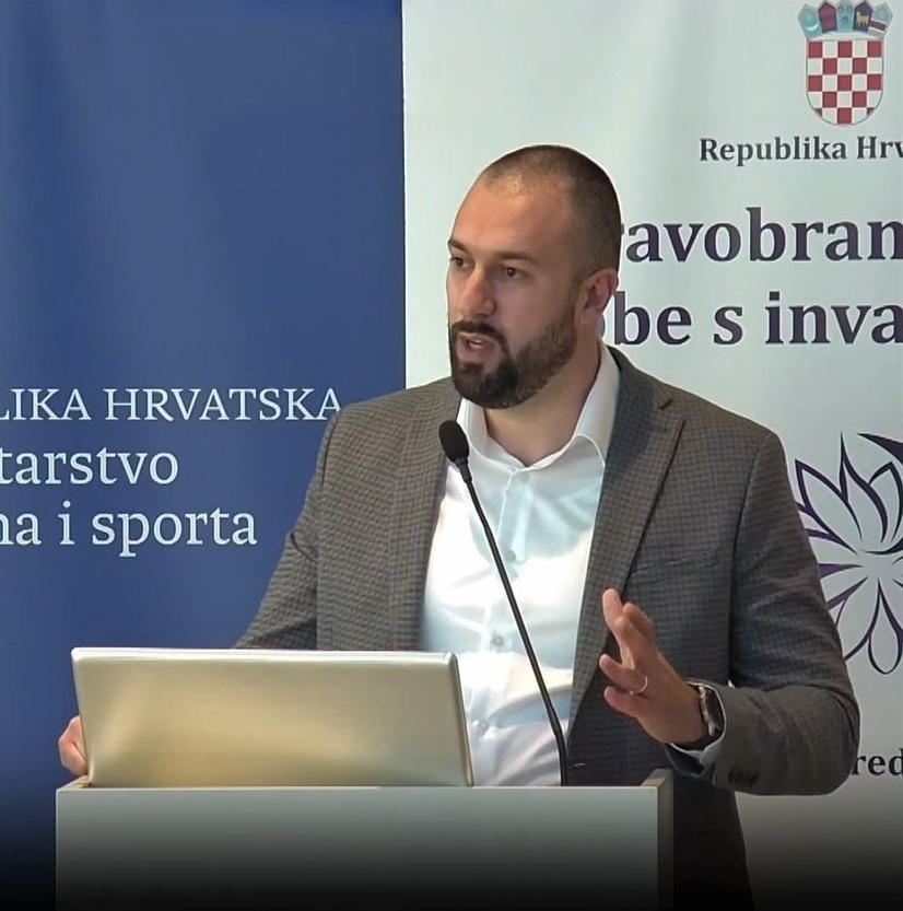 Mario Ferderber, mag. oec., voditelj službe prihvata, vođenja, informiranja, prijevoza posjetitelja i internog transporta, NP Plitvička jezera